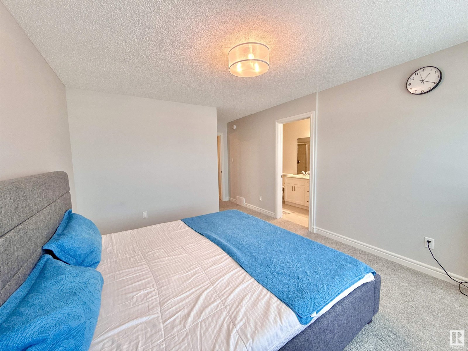 Photo 28 of 17520 49 St Nw, Edmonton AB