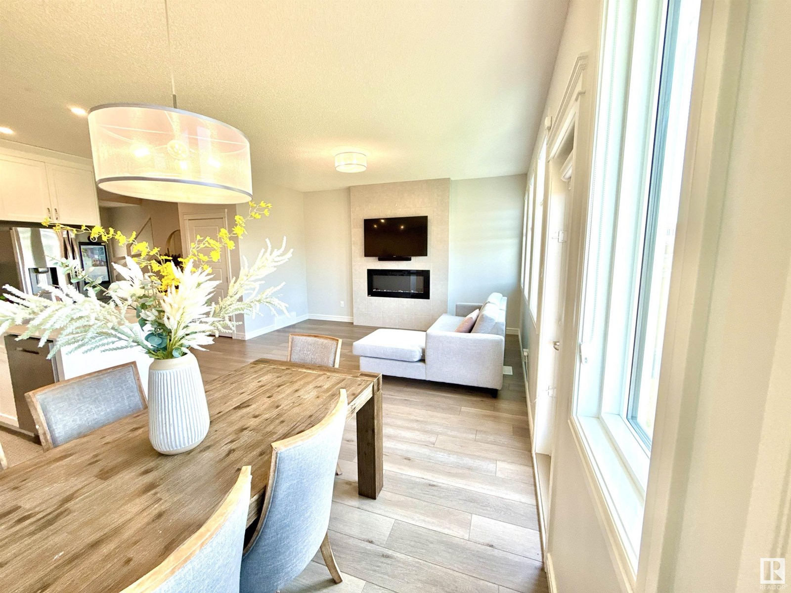 Photo 15 of 17520 49 St Nw, Edmonton AB