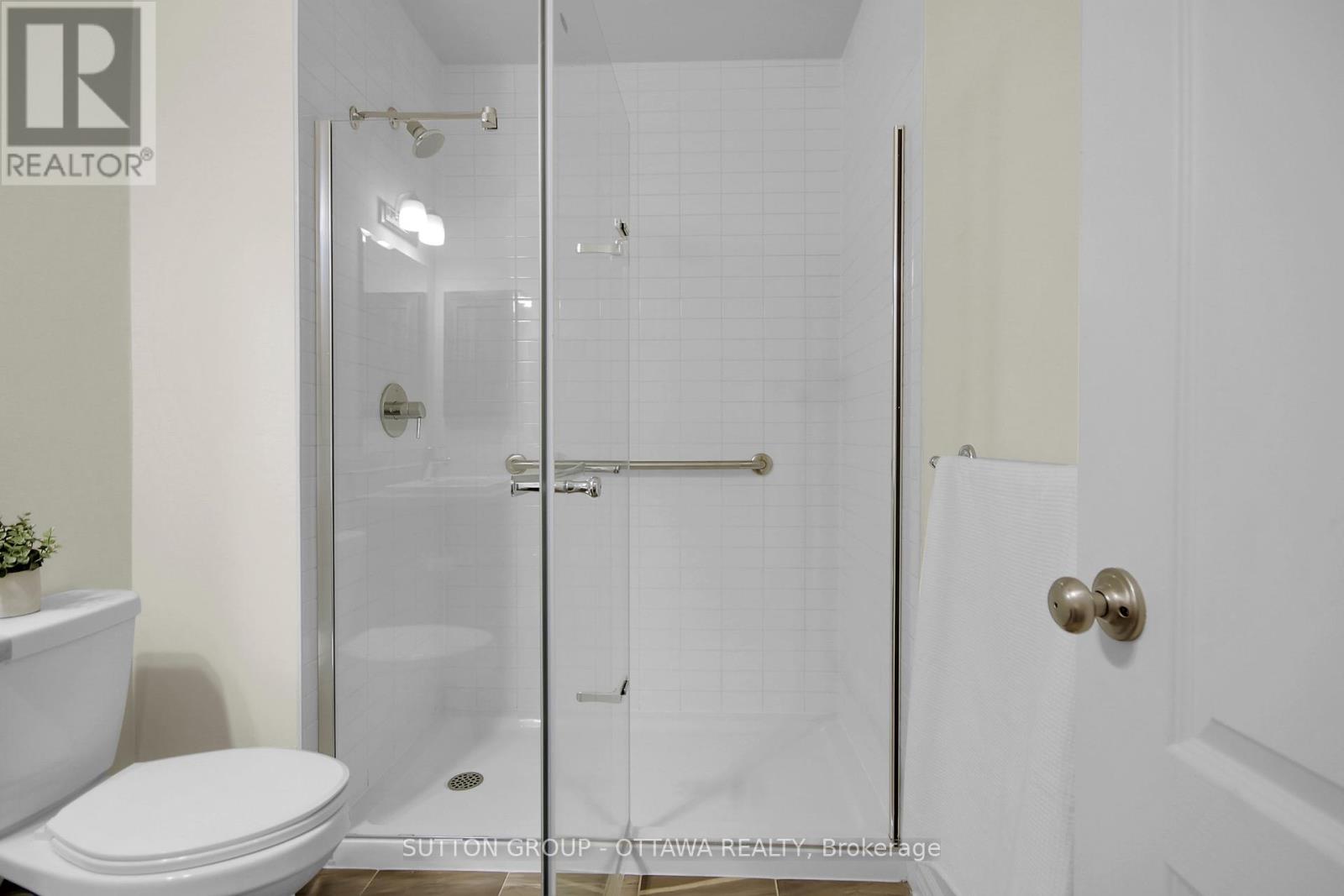 Photo 22 of 809 Carnelian Crescent, Ottawa ON