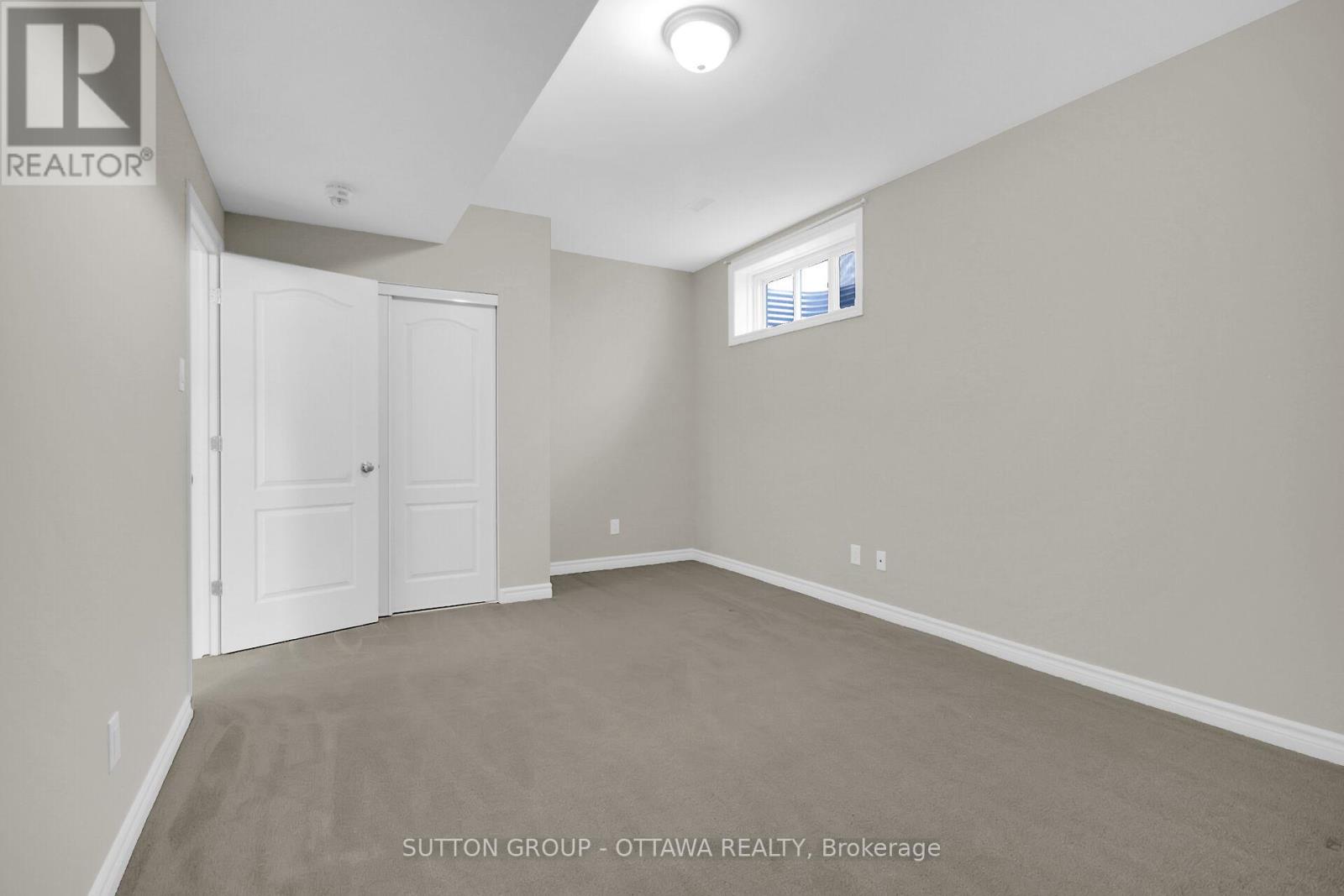 Photo 33 of 809 Carnelian Crescent, Ottawa ON