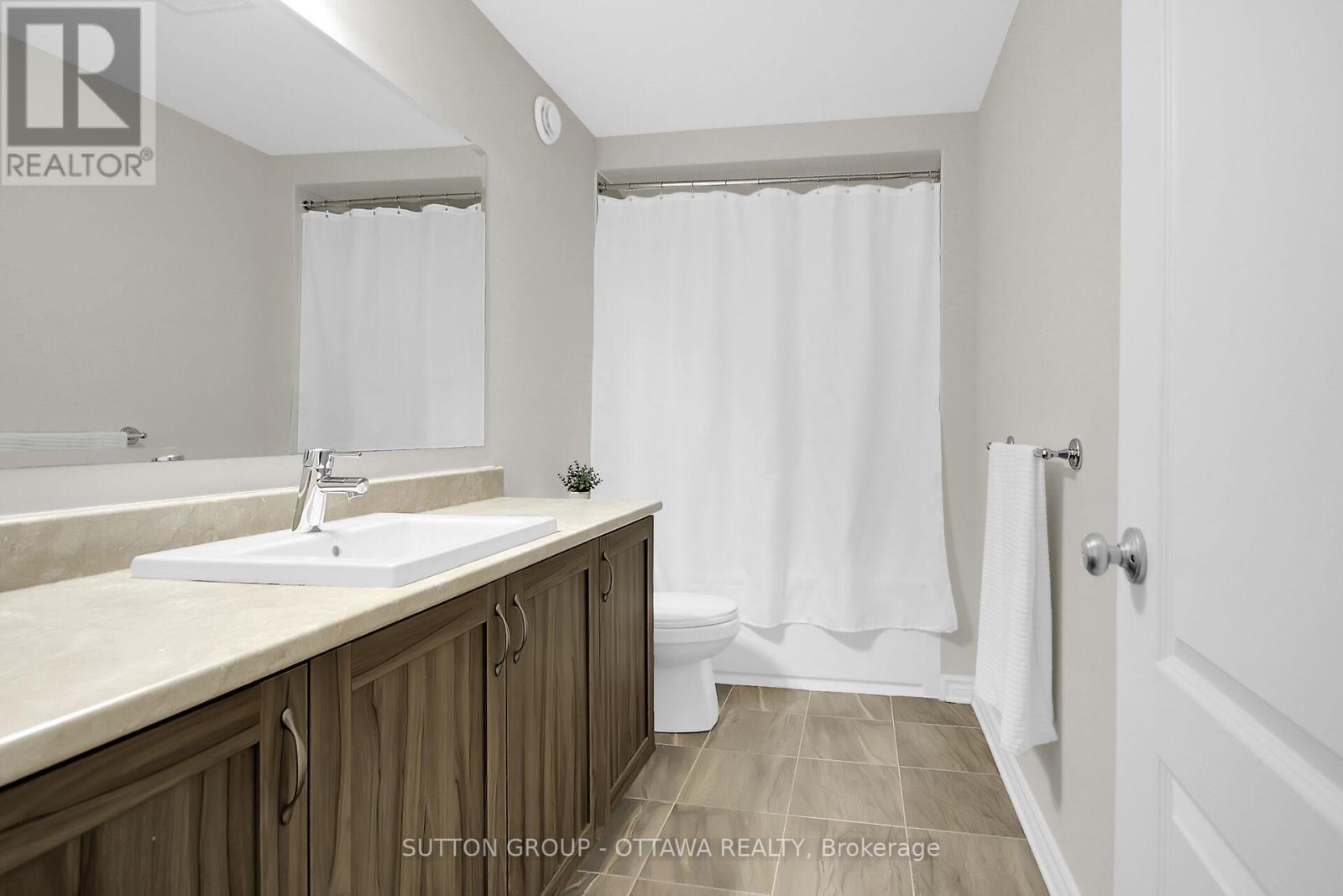 Photo 44 of 809 Carnelian Crescent, Ottawa ON