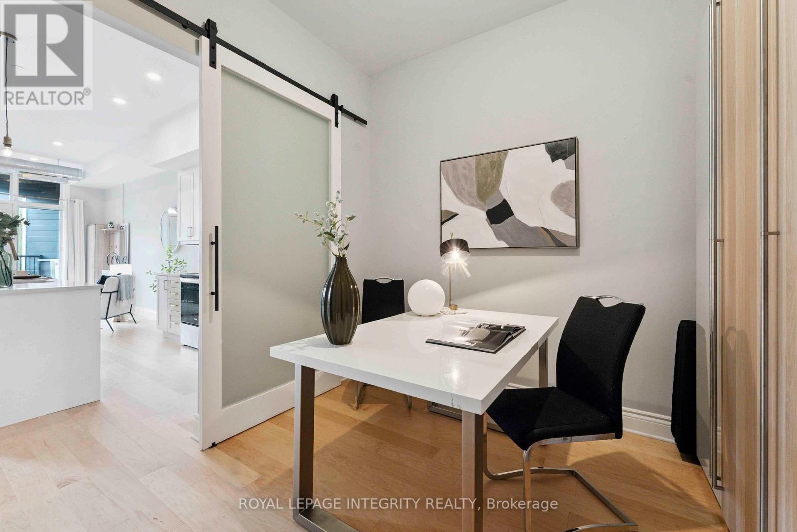Photo 2 of 302 101 Pinhey Street, Ottawa ON