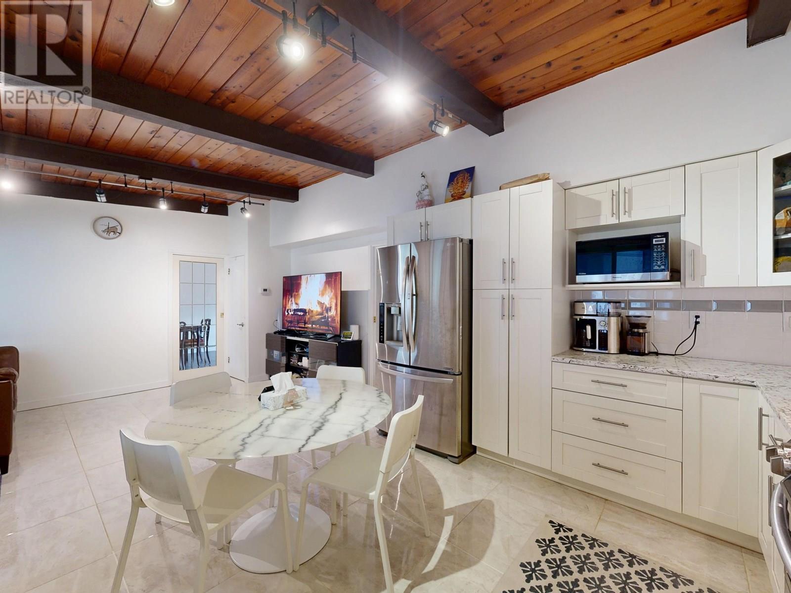 Photo 13 of 39 Mott Crescent, New Westminster BC