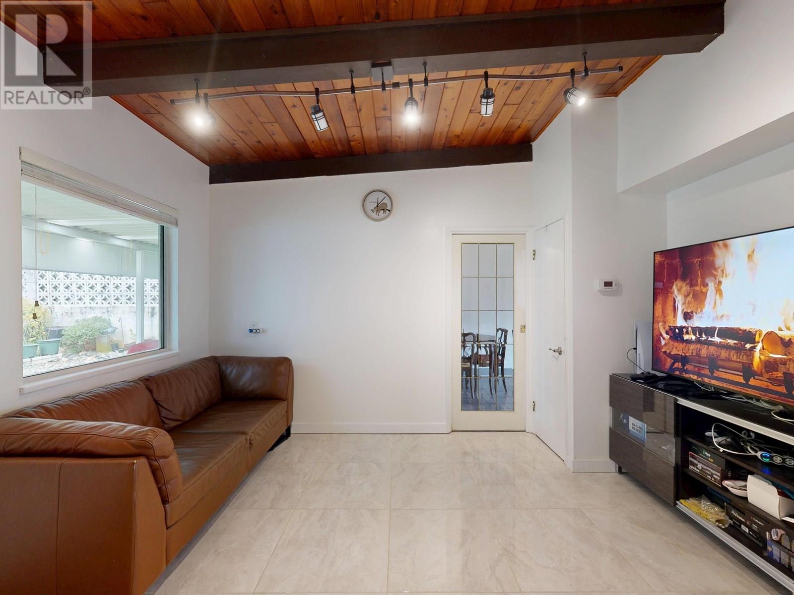 Photo 15 of 39 Mott Crescent, New Westminster BC