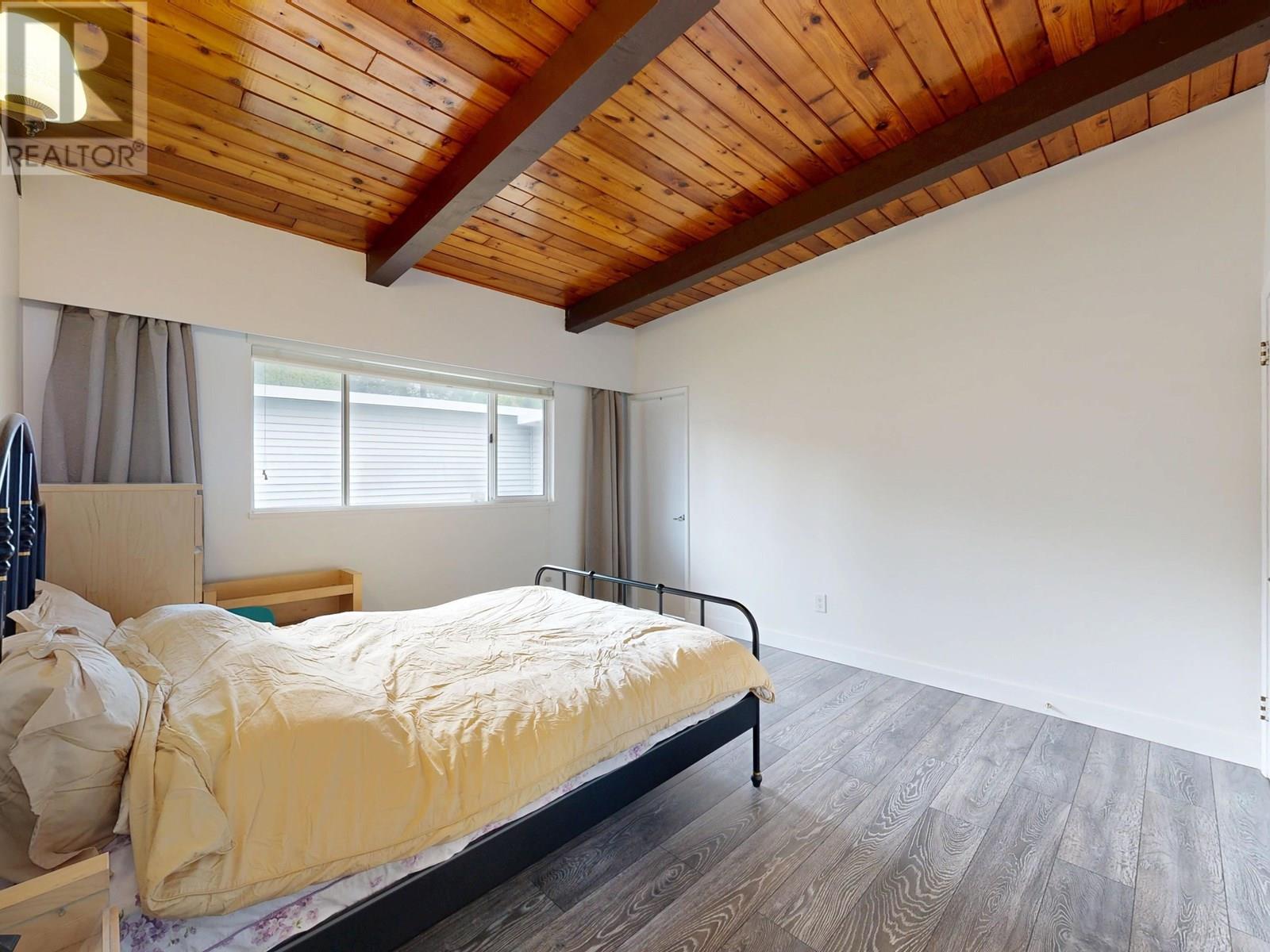 Photo 16 of 39 Mott Crescent, New Westminster BC