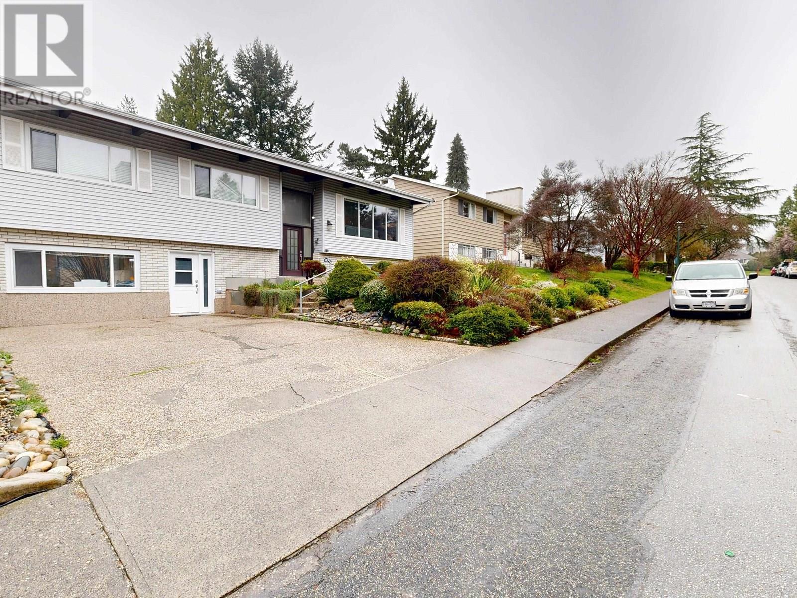 Photo 2 of 39 Mott Crescent, New Westminster BC