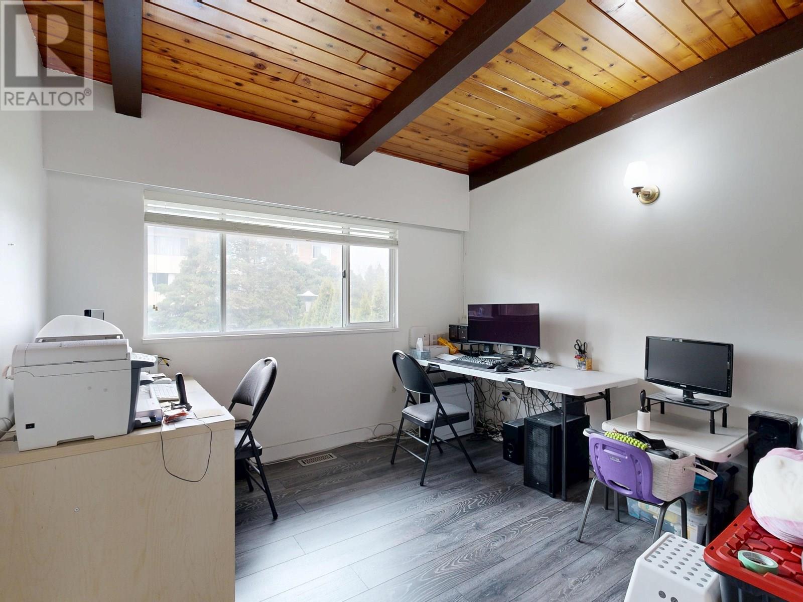 Photo 20 of 39 Mott Crescent, New Westminster BC