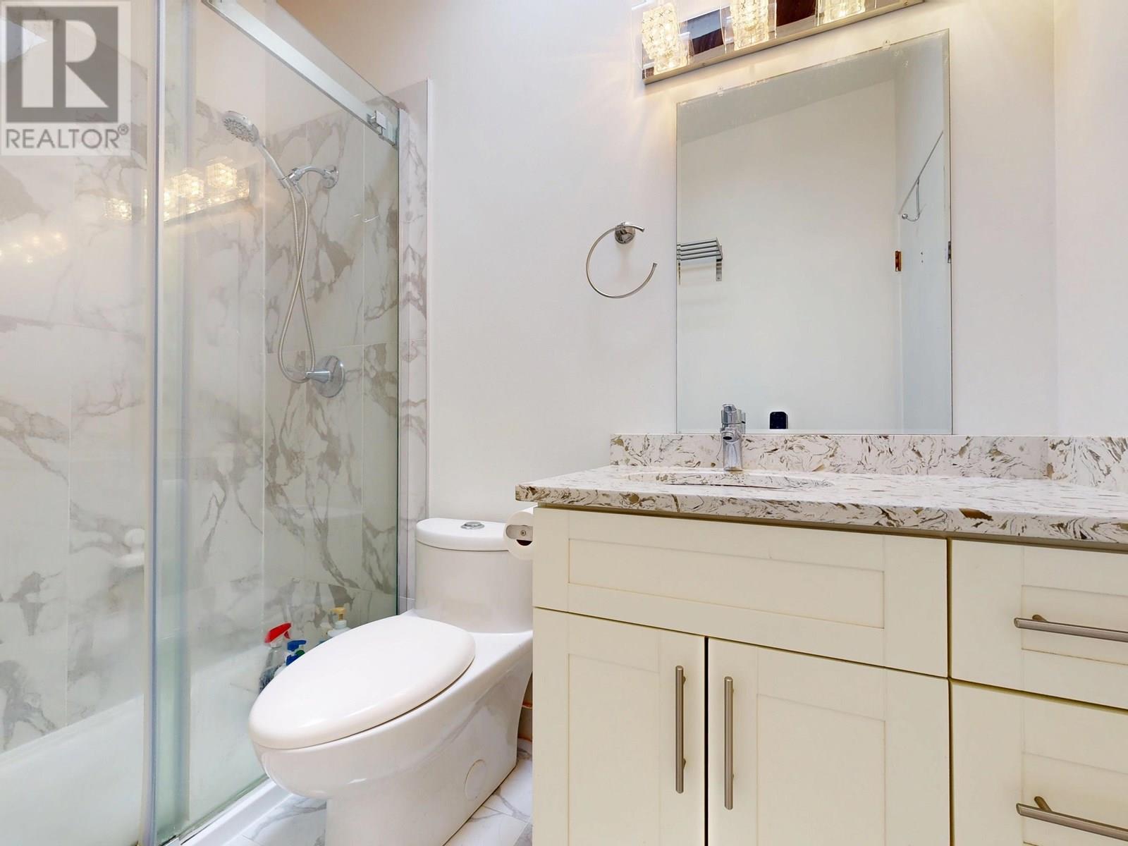 Photo 22 of 39 Mott Crescent, New Westminster BC