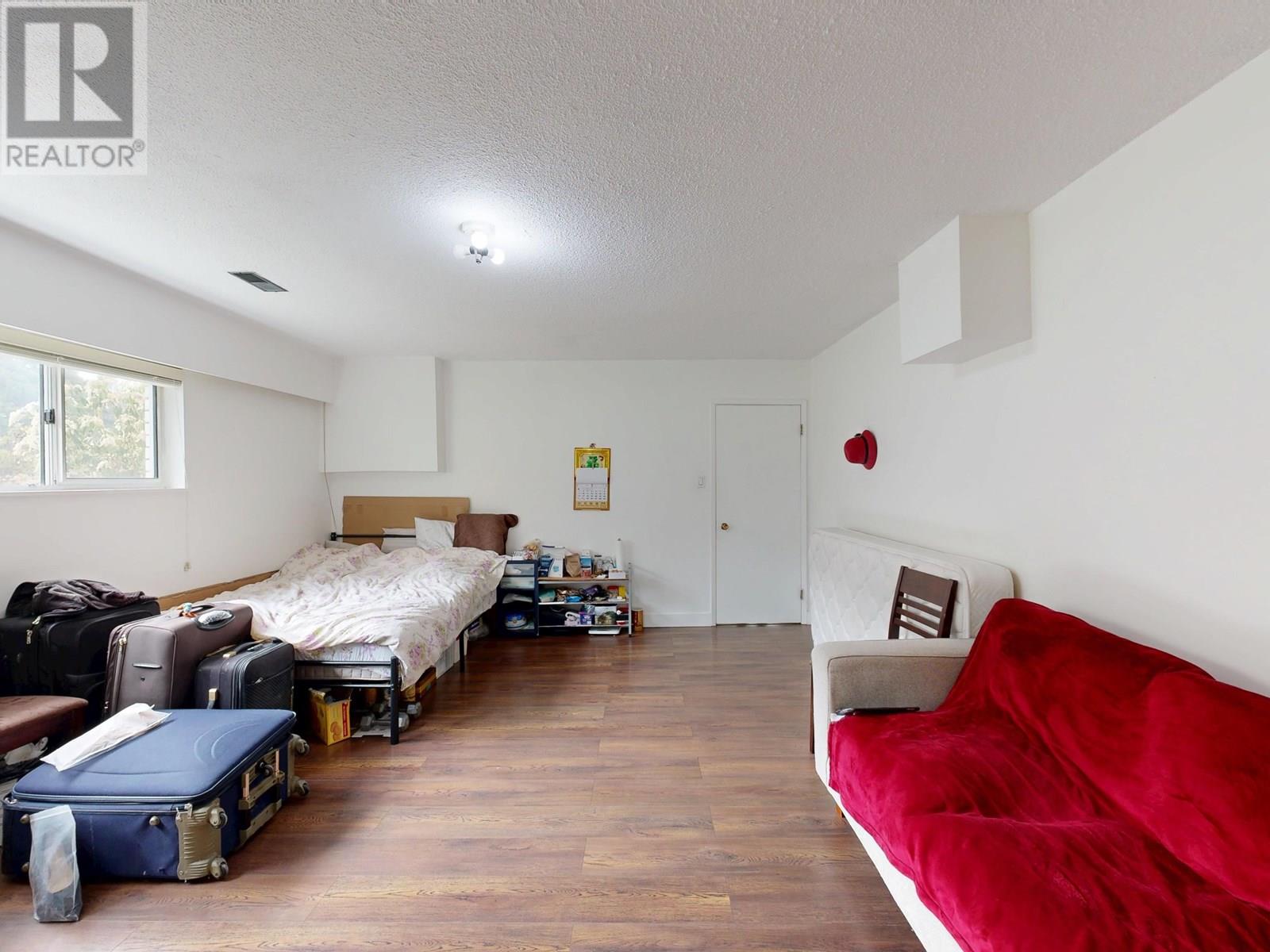 Photo 25 of 39 Mott Crescent, New Westminster BC