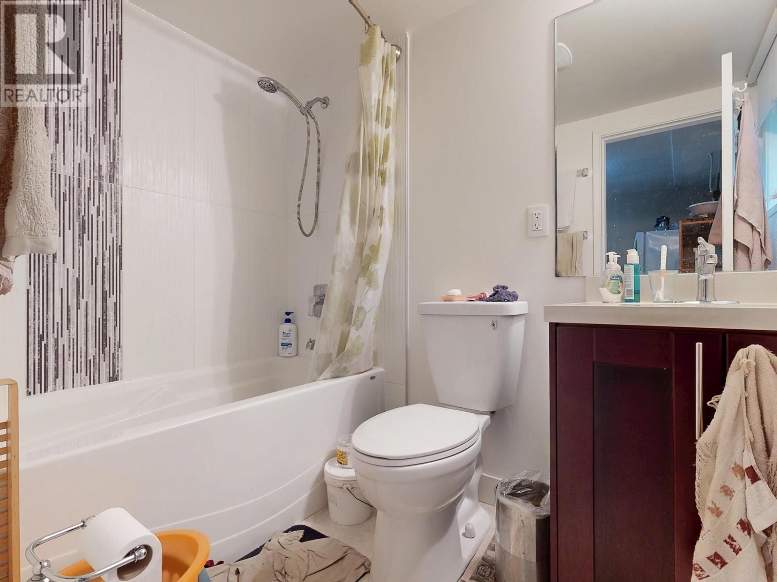 Photo 27 of 39 Mott Crescent, New Westminster BC