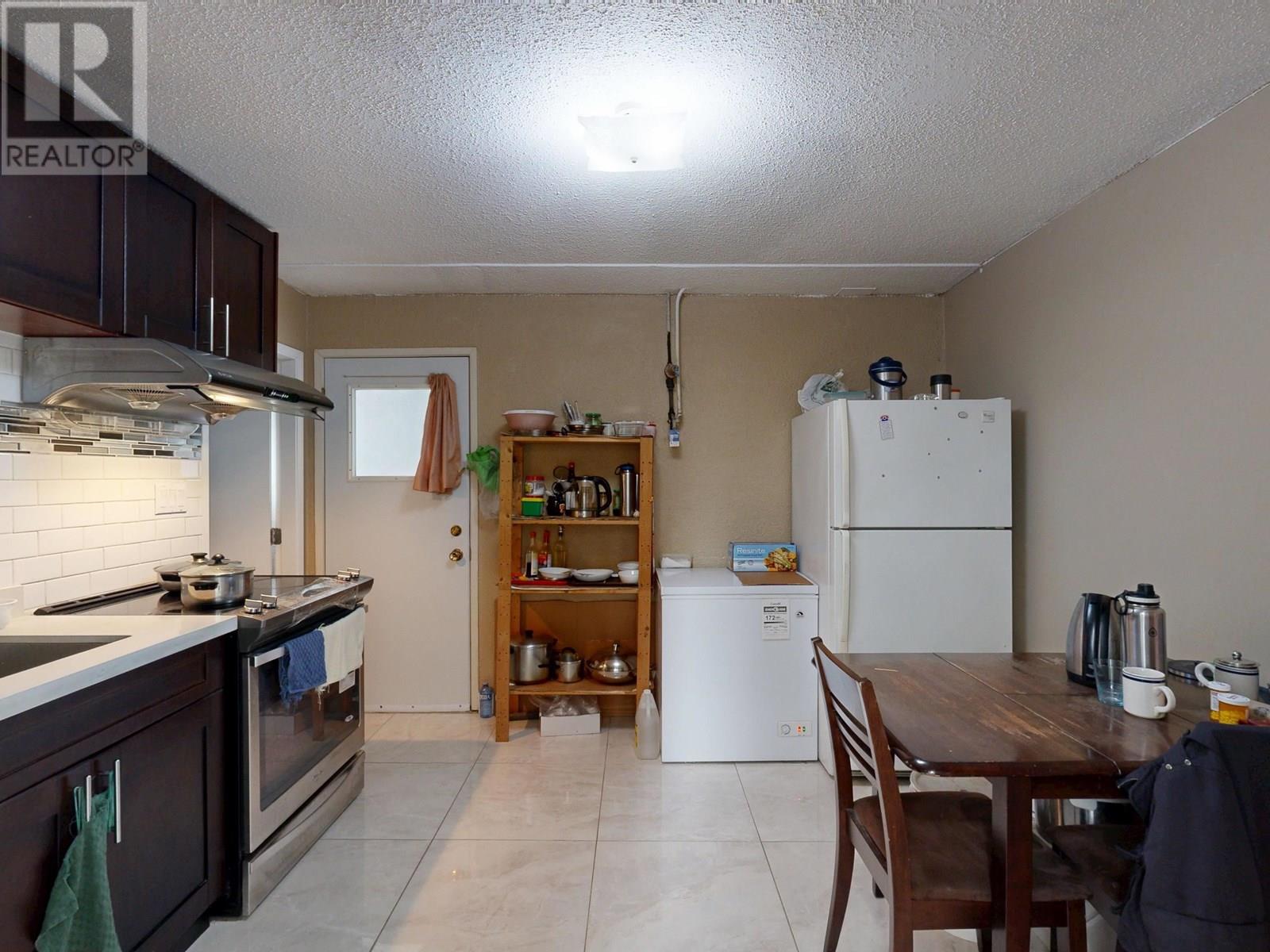 Photo 29 of 39 Mott Crescent, New Westminster BC