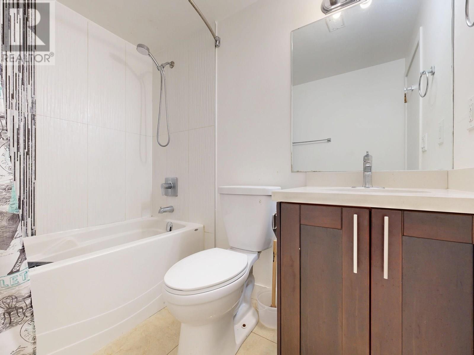 Photo 35 of 39 Mott Crescent, New Westminster BC