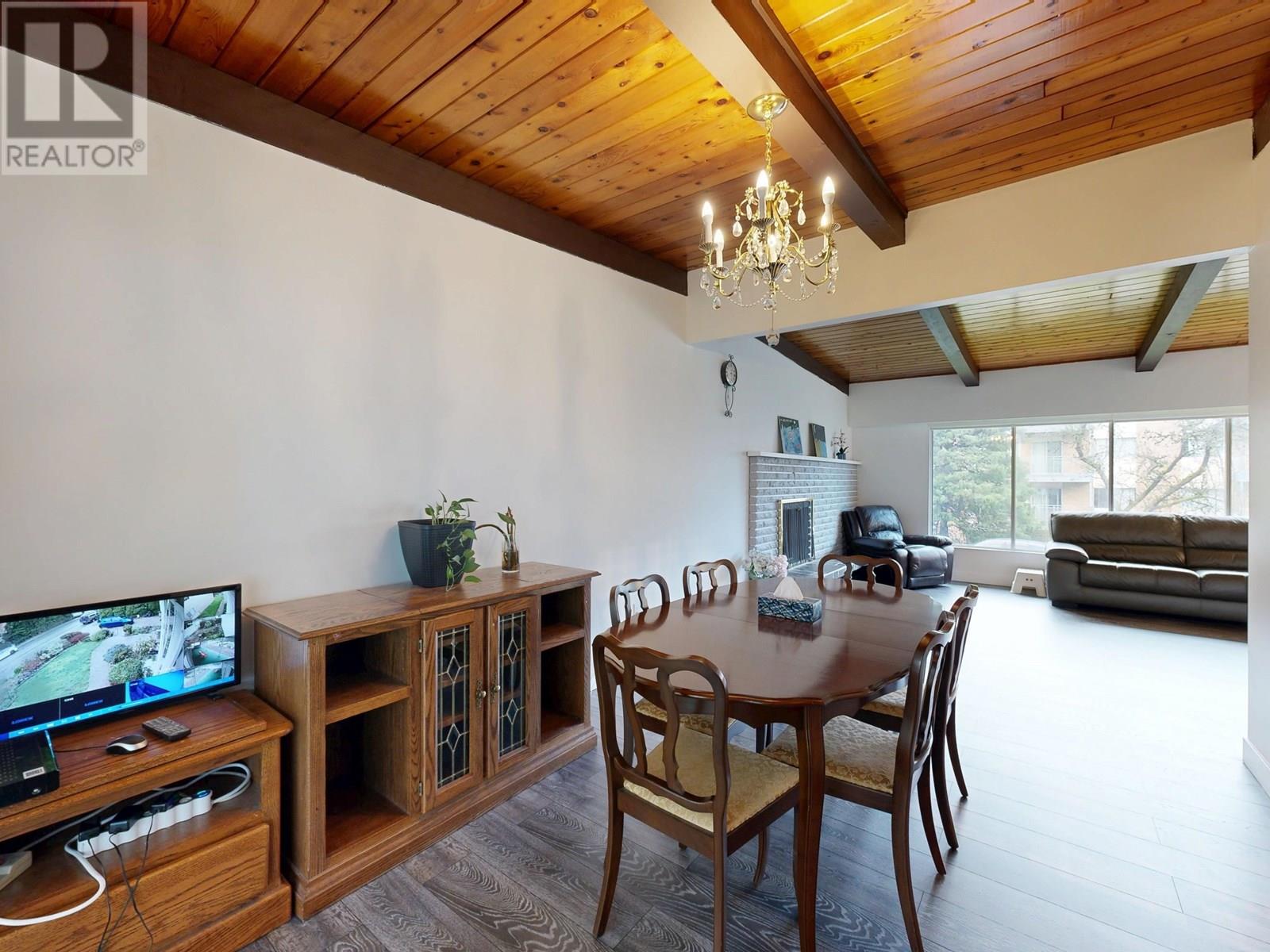 Photo 8 of 39 Mott Crescent, New Westminster BC