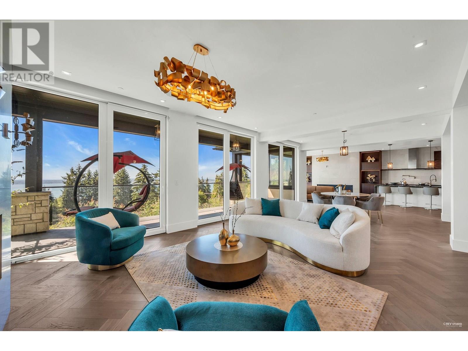 Photo 6 of 2111 Union Court, West Vancouver BC