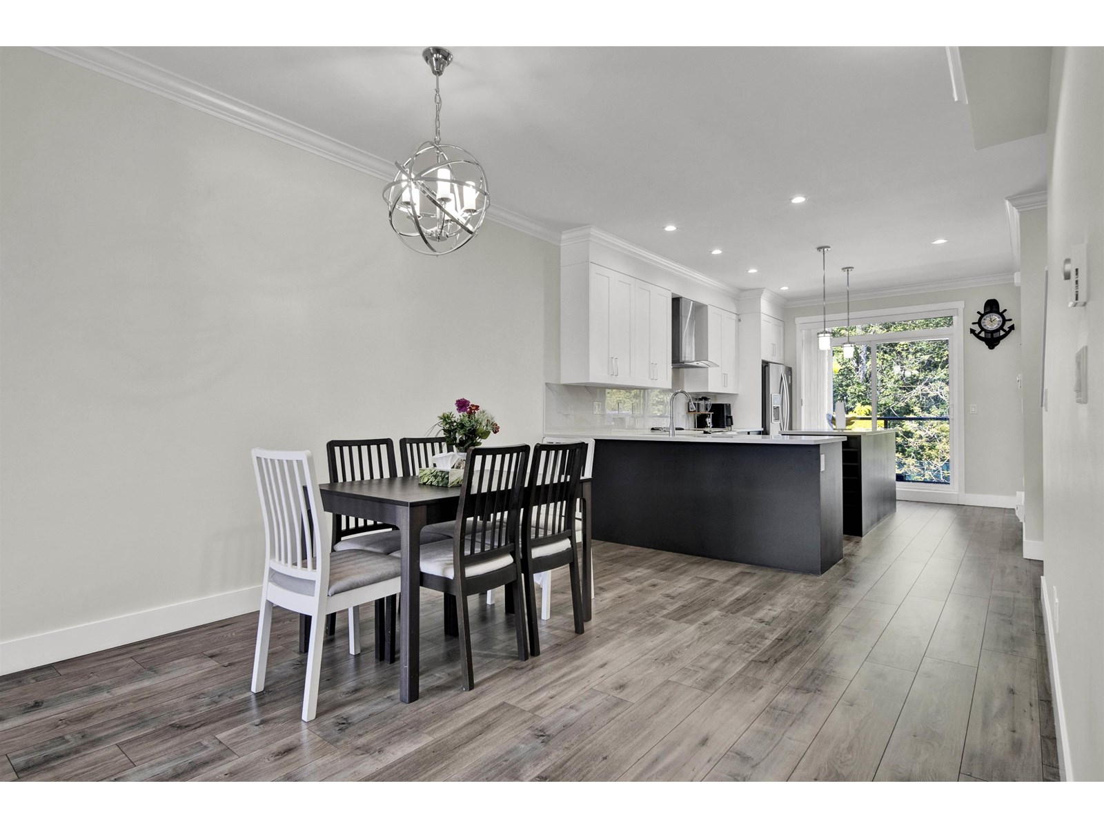 Photo 8 of 20 13898 64 Avenue, Surrey BC