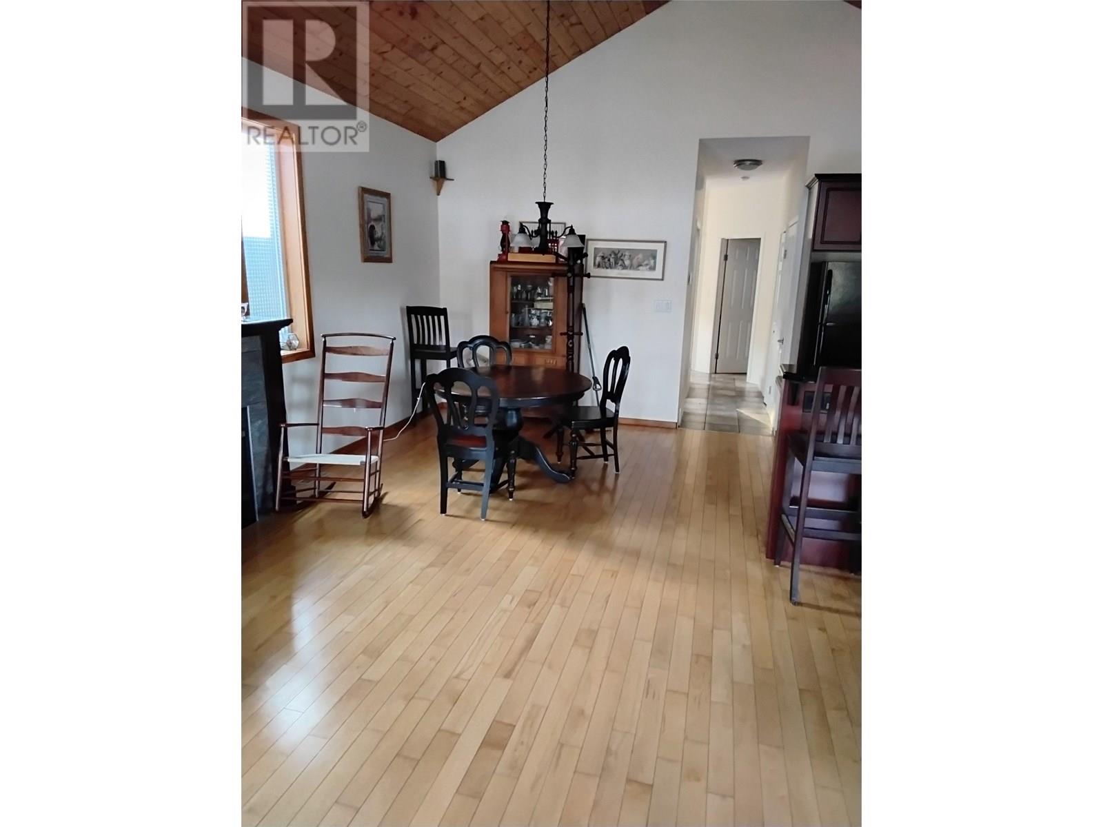 453 13TH Avenue, Invermere