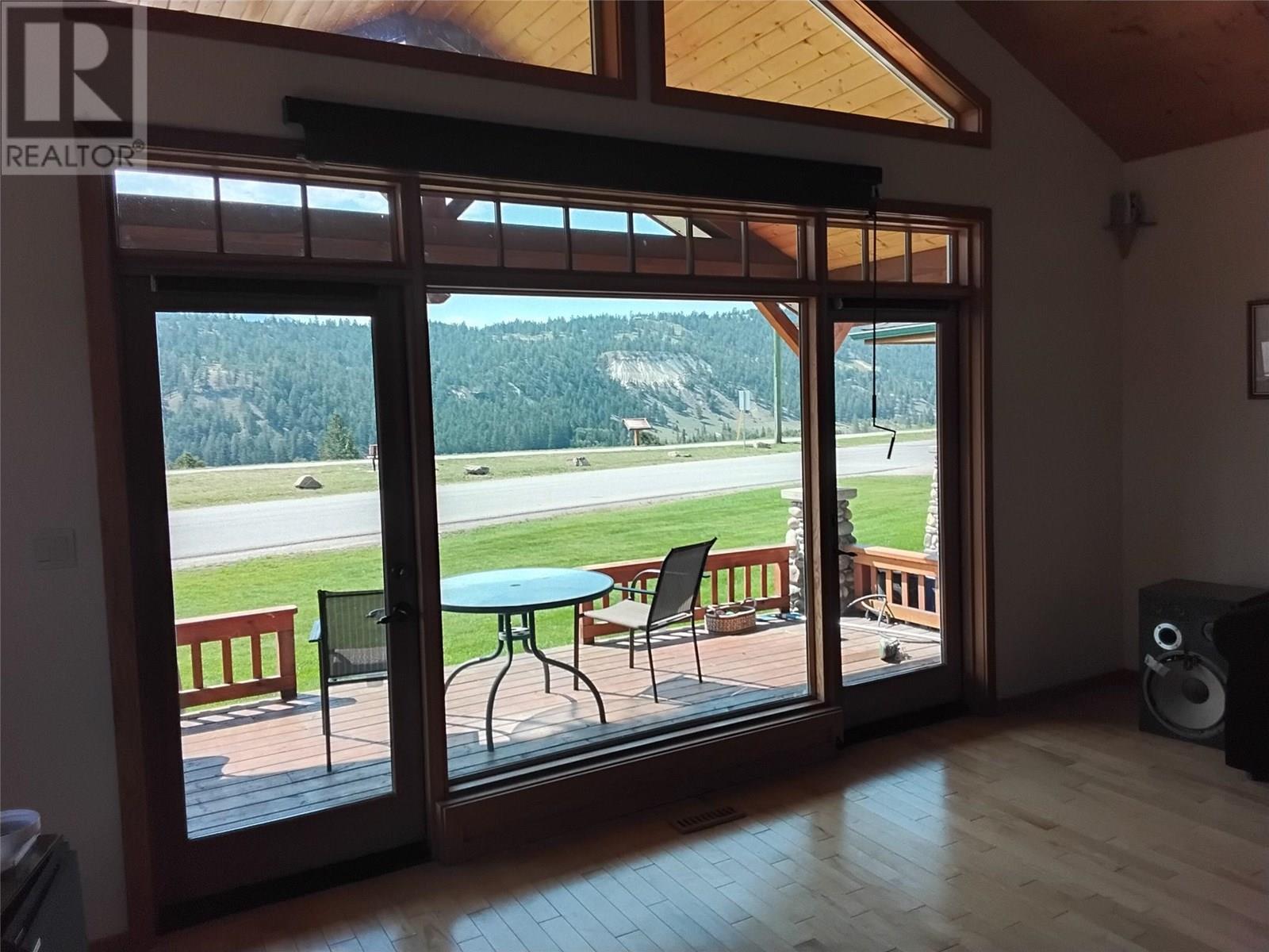 453 13TH Avenue, Invermere