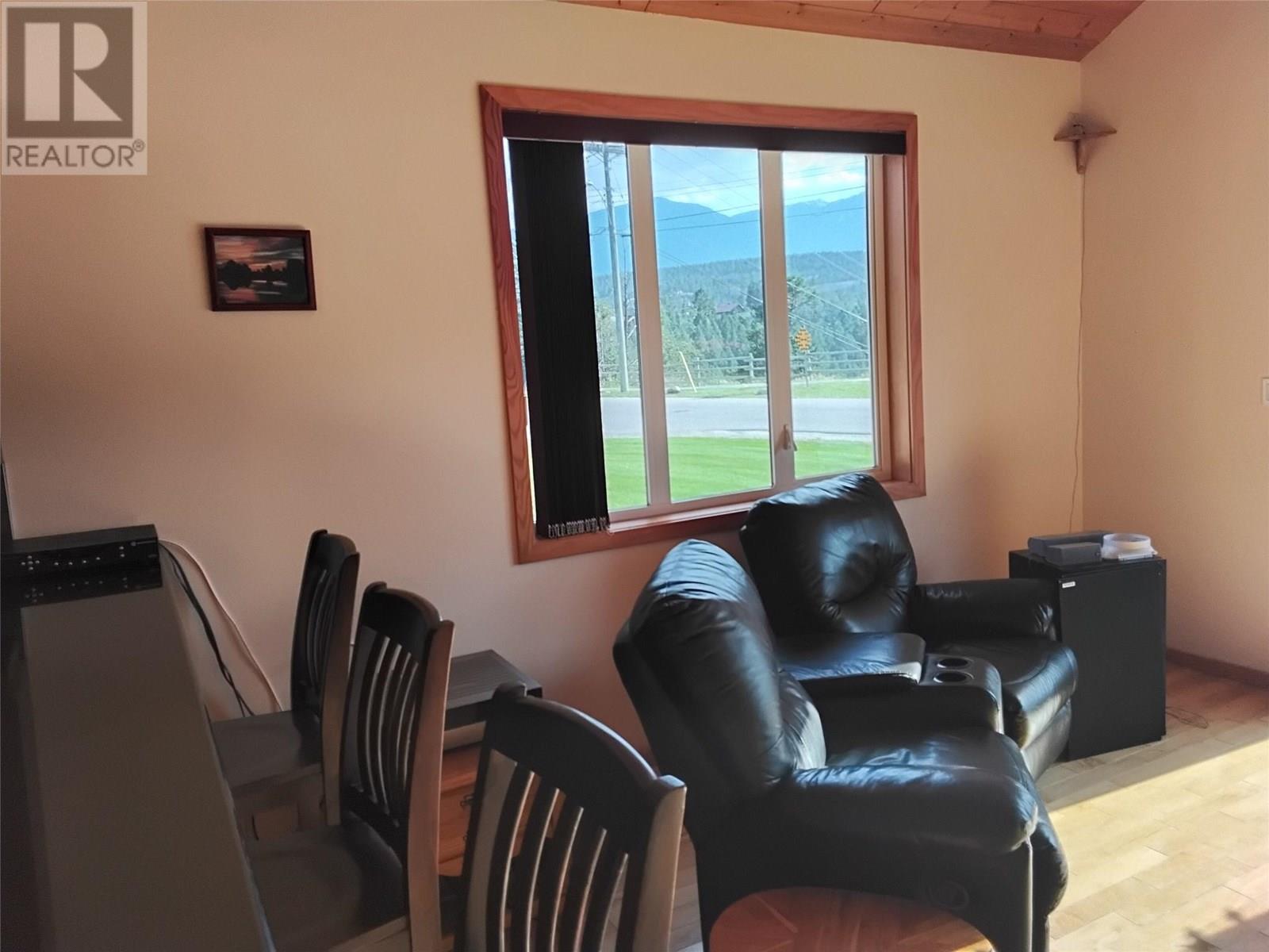 453 13TH Avenue, Invermere