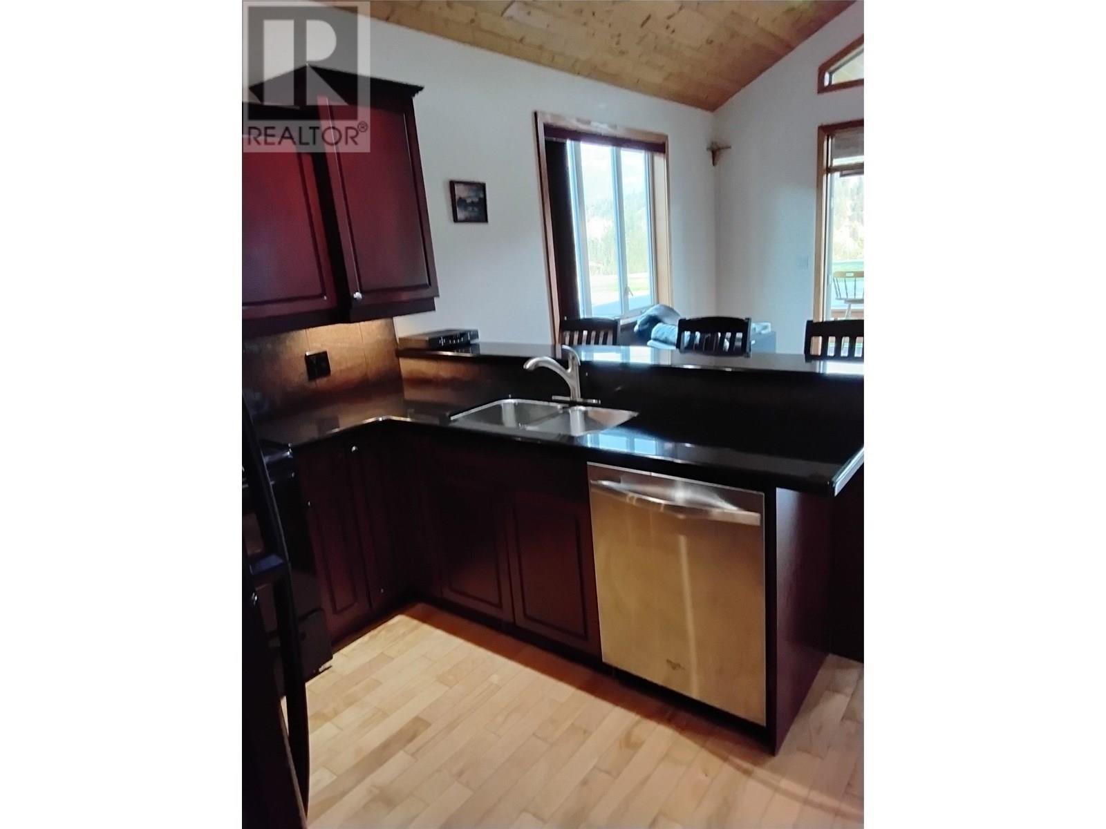 453 13TH Avenue, Invermere