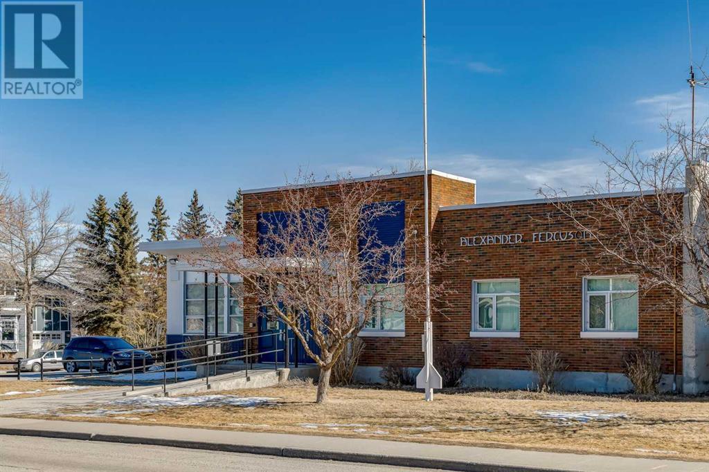 Single Family House for Sale in    Avenue SW Shaganappi Calgary 
