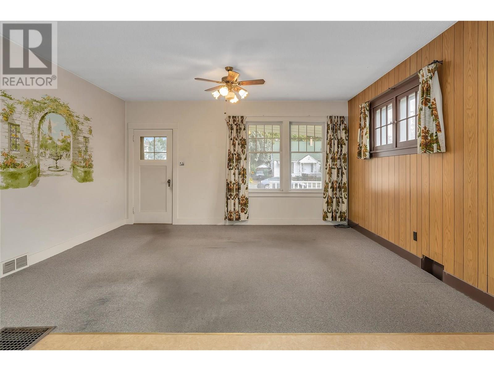 Photo 23 of 1754 Ethel Street, Kelowna BC
