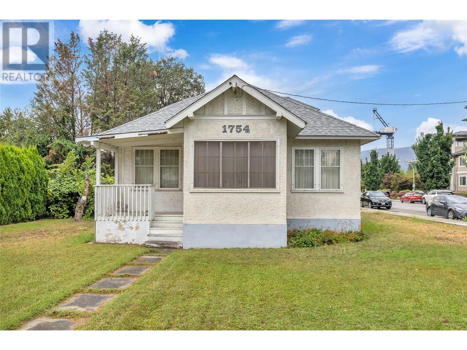Photo 14 of 1754 Ethel Street, Kelowna BC