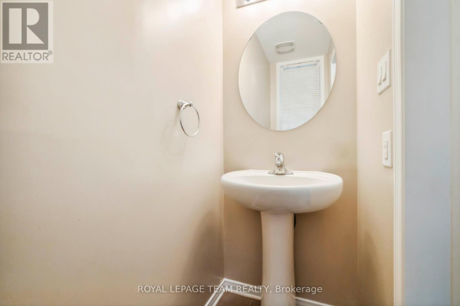 Photo 10 of 910 Caldermill Private, Ottawa ON