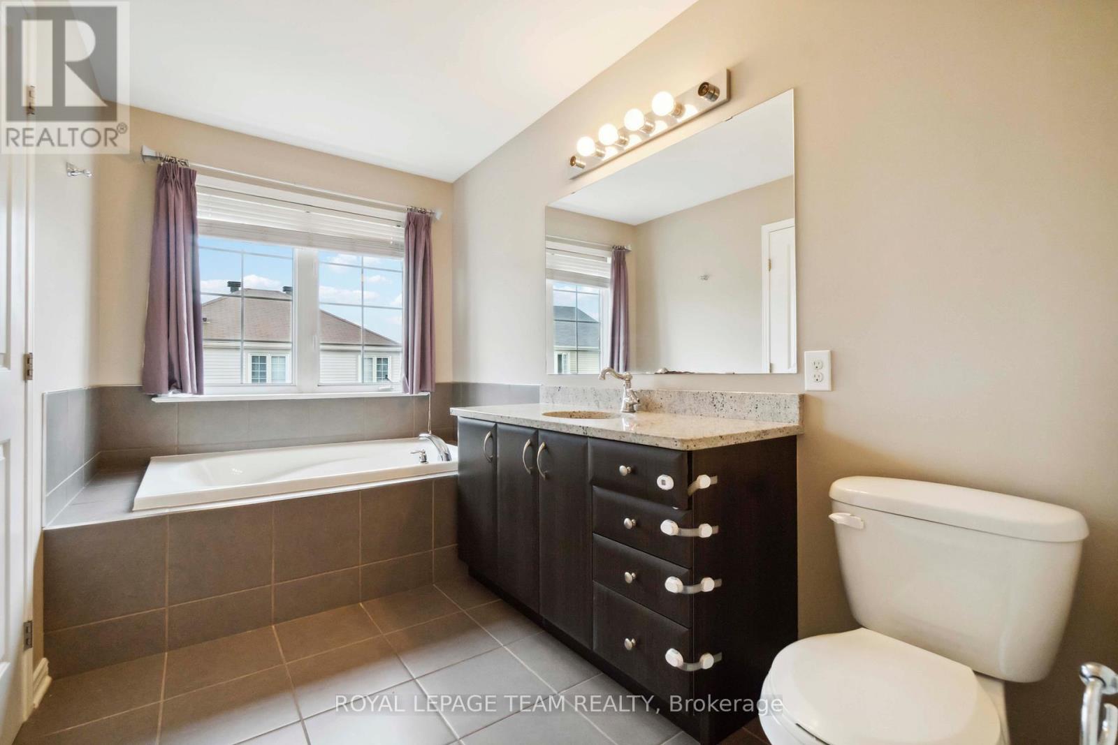 Photo 15 of 910 Caldermill Private, Ottawa ON