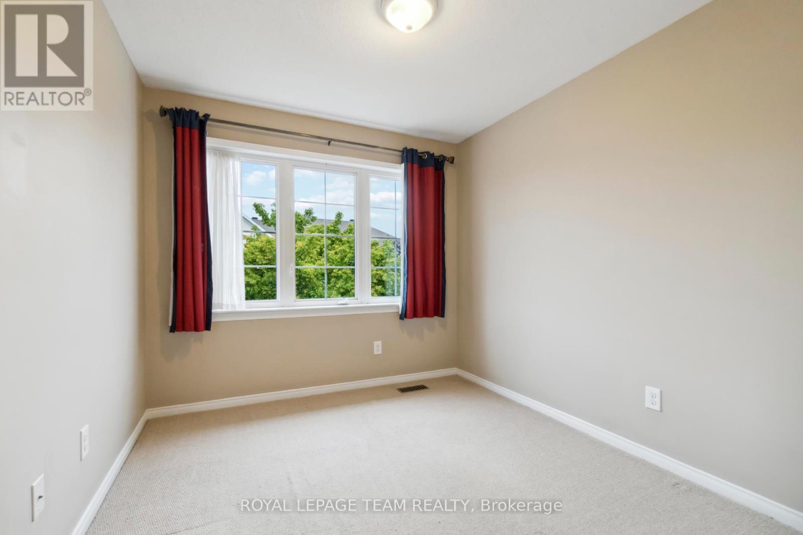 Photo 19 of 910 Caldermill Private, Ottawa ON