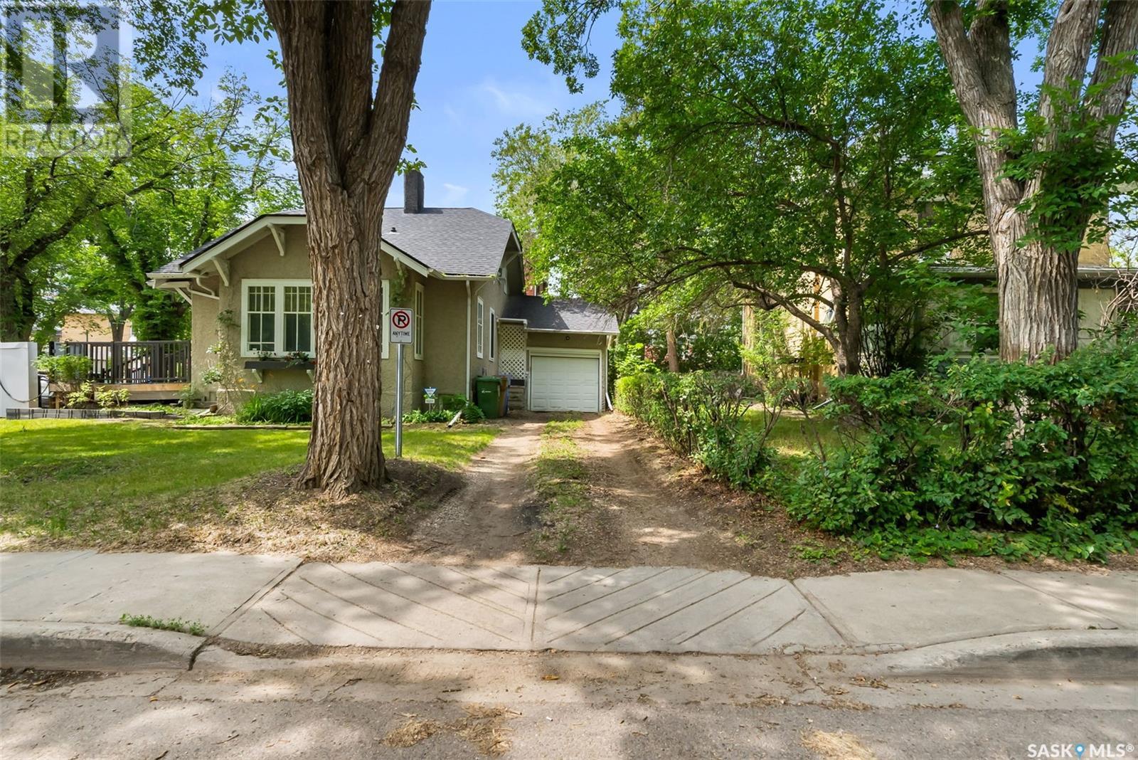 Photo 35 of 1706 15th Avenue, Regina SK