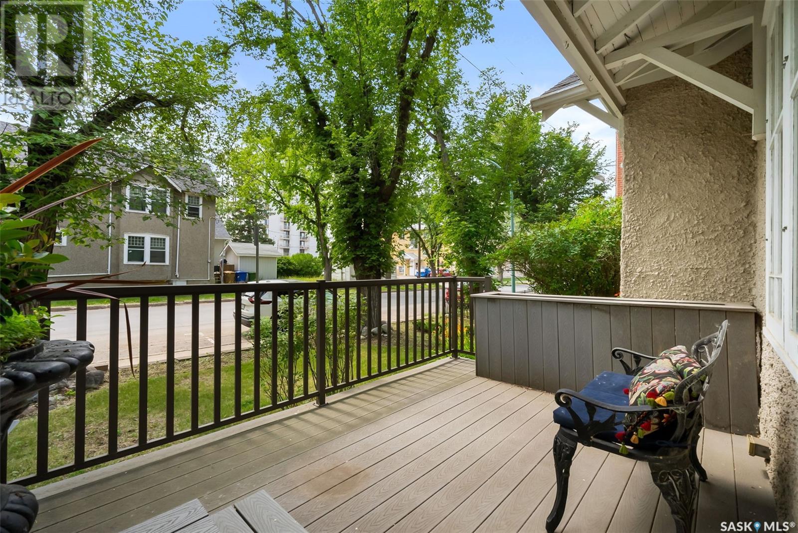 Photo 8 of 1706 15th Avenue, Regina SK