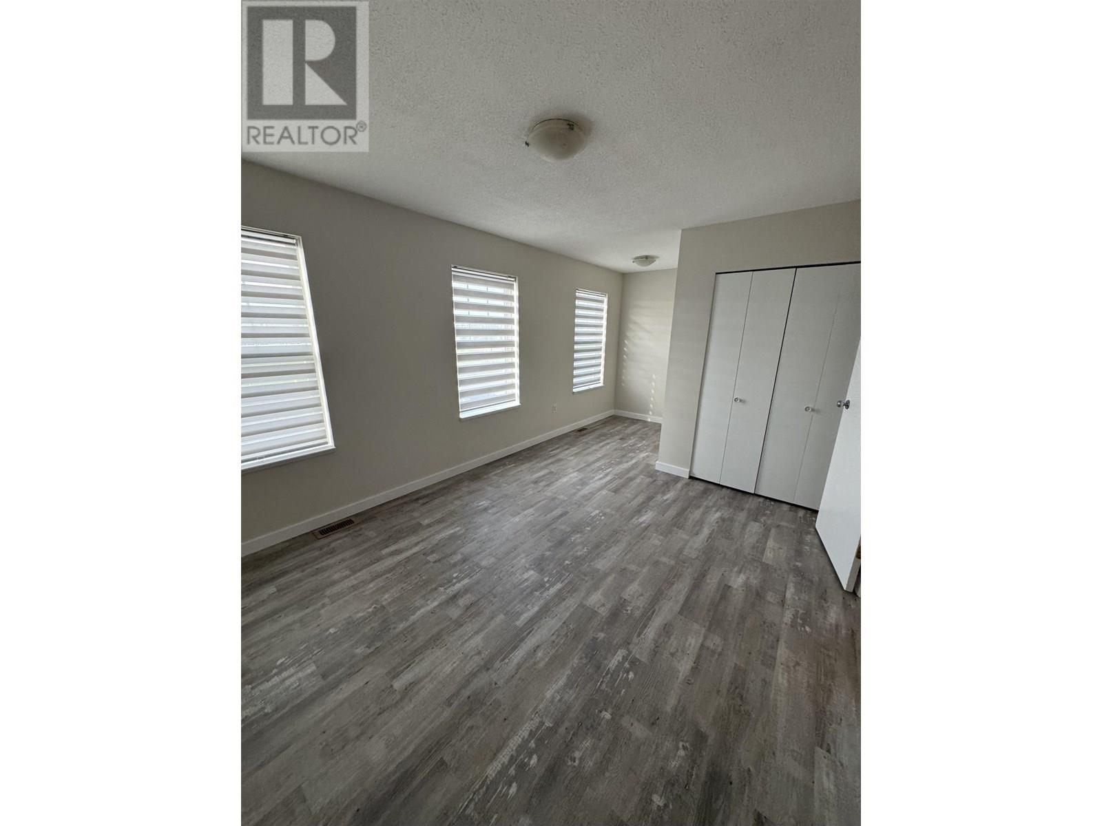 Photo 8 of 8807 8809 101 Avenue, Fort St John City Se BC