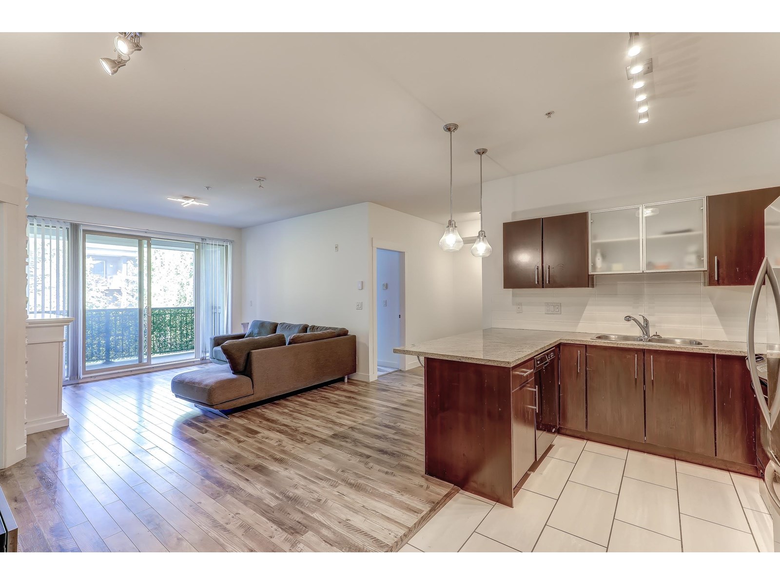 Photo 4 of 311 33546 Holland Avenue, Abbotsford BC