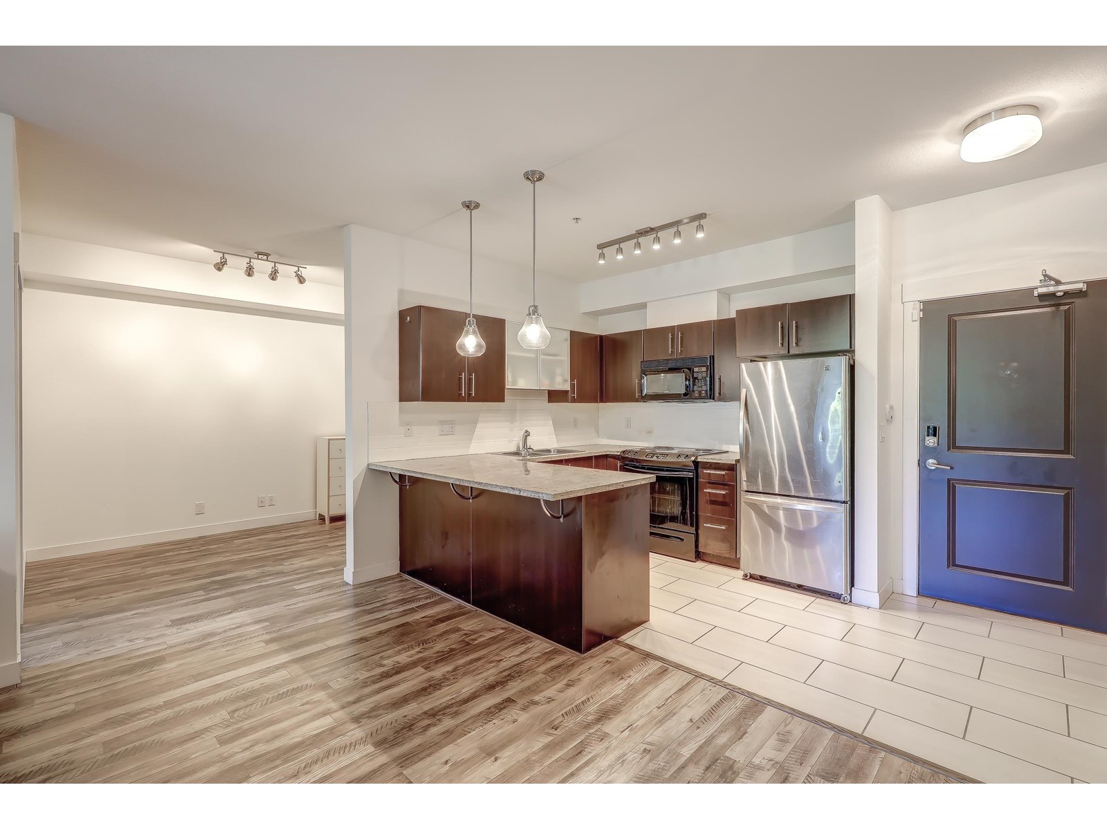 Photo 9 of 311 33546 Holland Avenue, Abbotsford BC