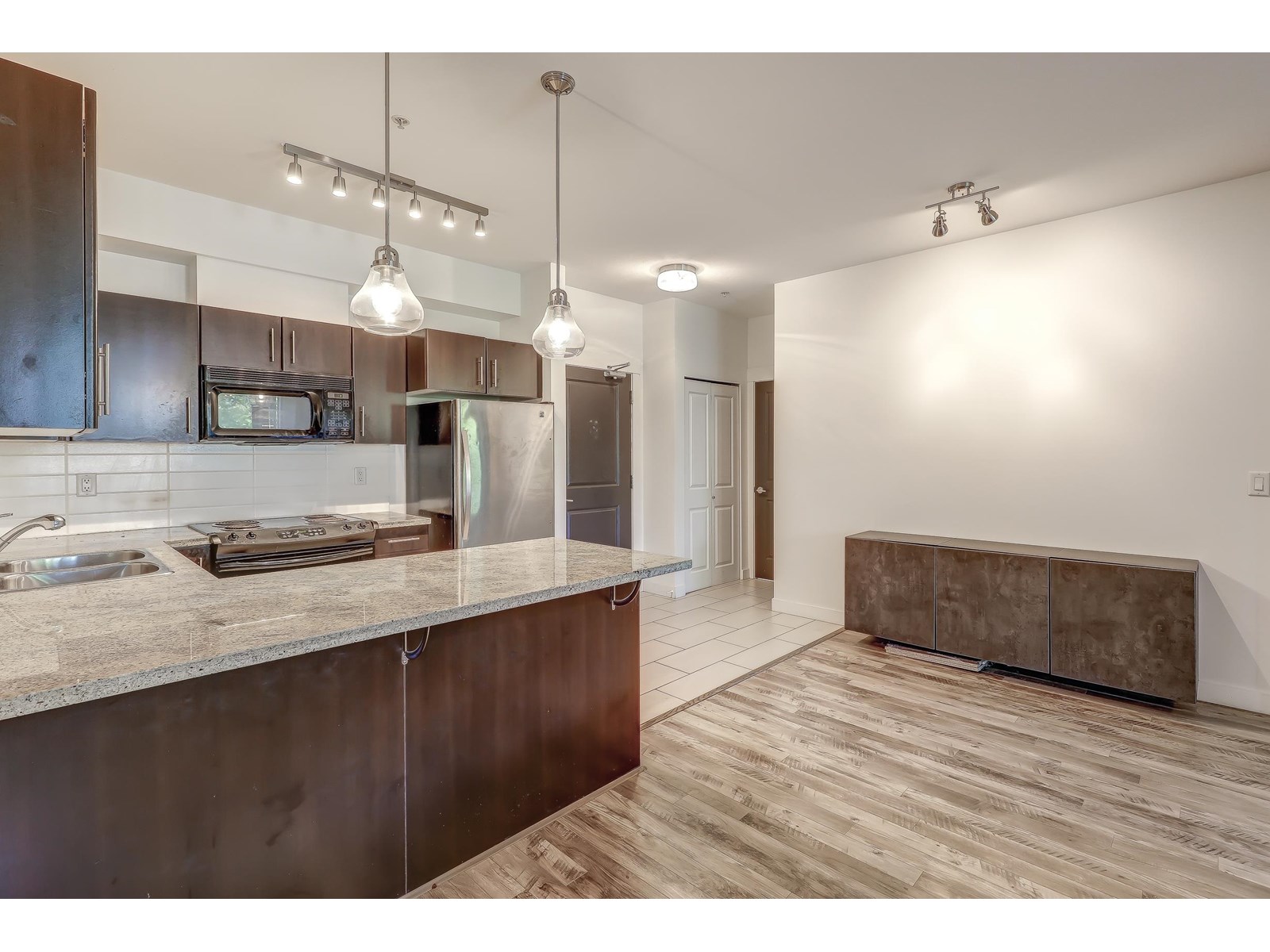 Photo 6 of 311 33546 Holland Avenue, Abbotsford BC