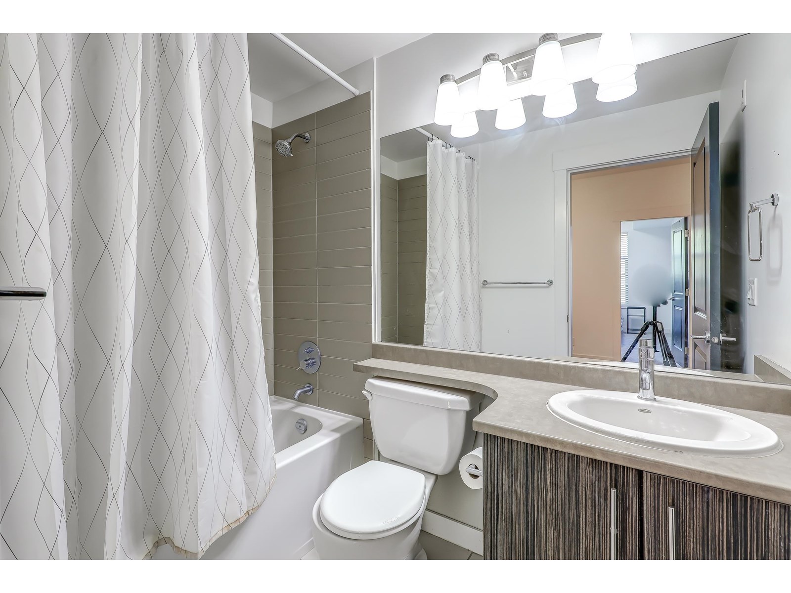 Photo 16 of 311 33546 Holland Avenue, Abbotsford BC
