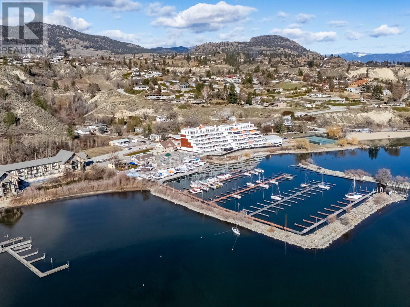 13419 Lakeshore Drive S Unit# 201, Summerland