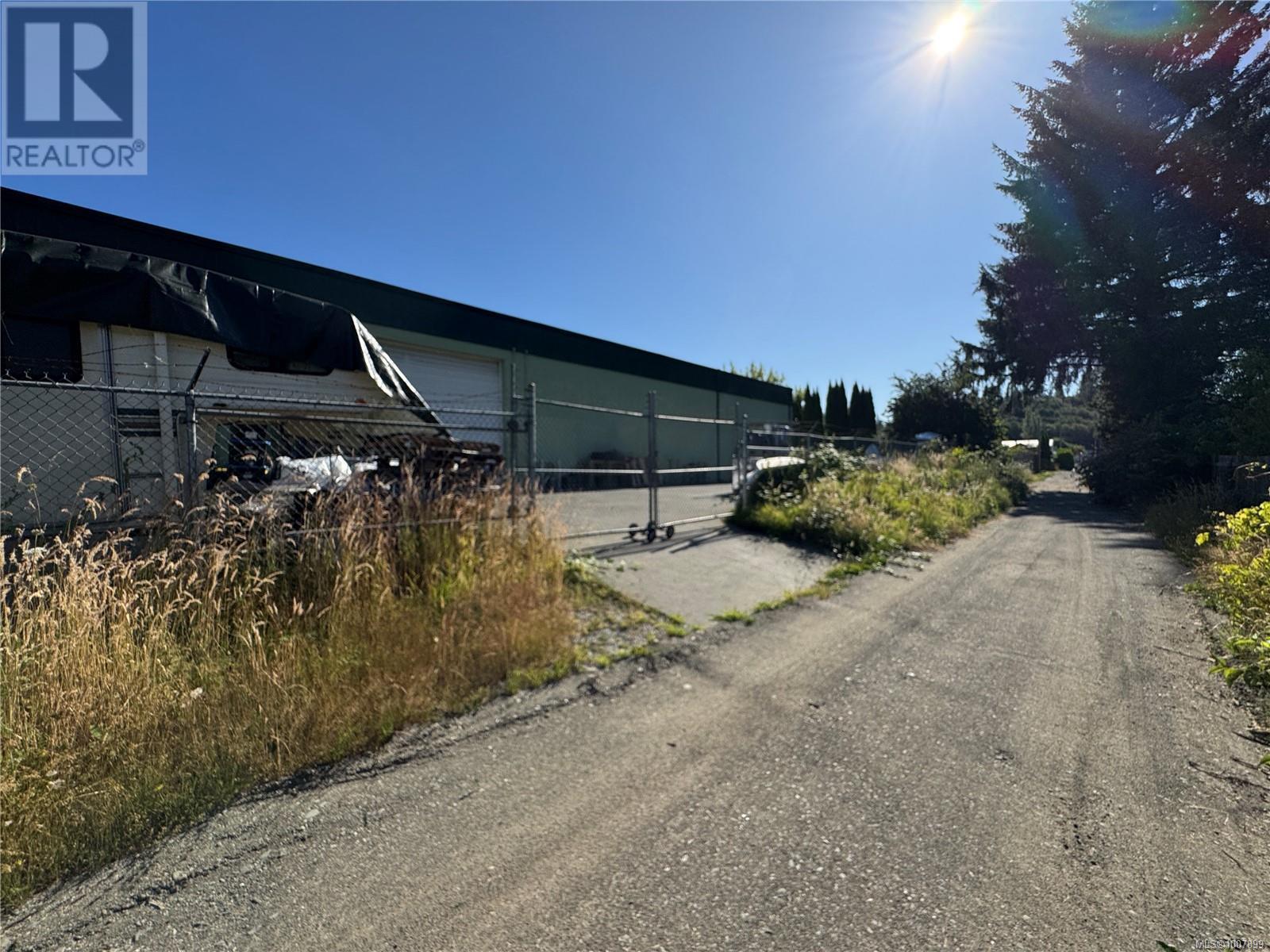 Photo 2 of 1924 14th Ave, Campbell River BC