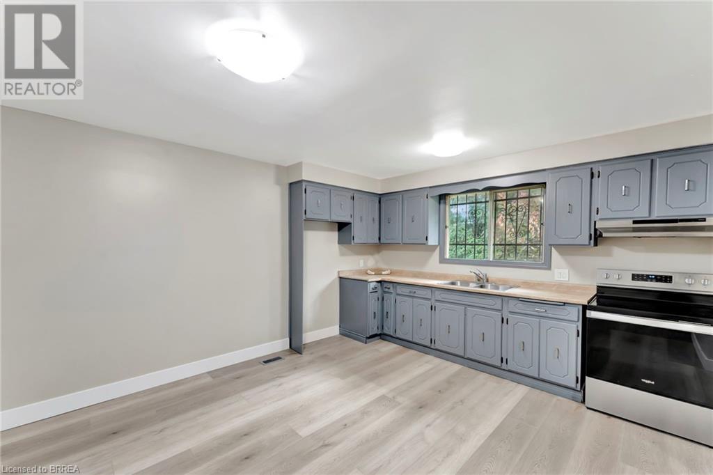 Photo 6 of 243 Wellington Street, Brantford ON