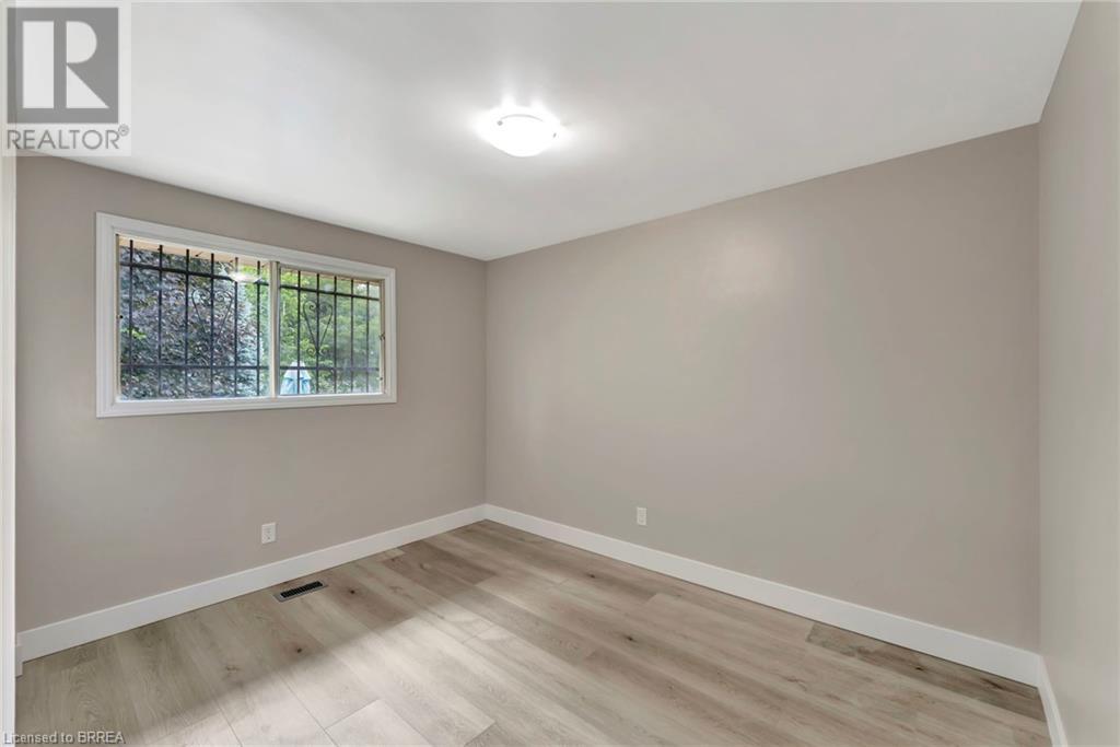 Photo 9 of 243 Wellington Street, Brantford ON