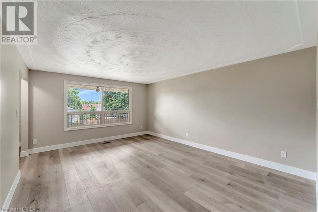 Photo 14 of 243 Wellington Street, Brantford ON