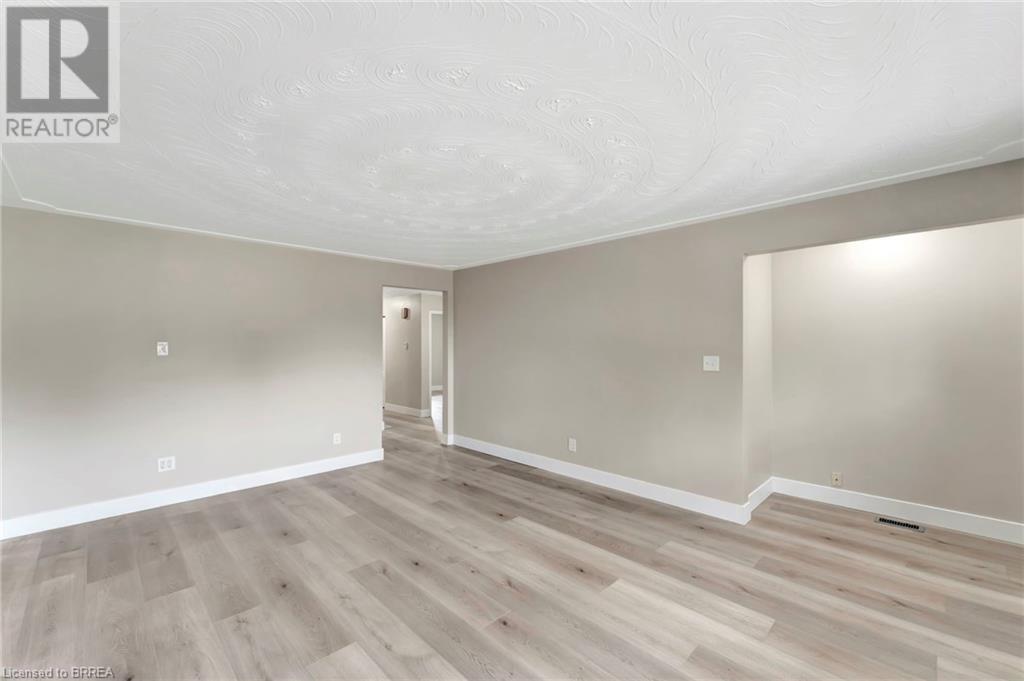 Photo 26 of 243 Wellington Street, Brantford ON