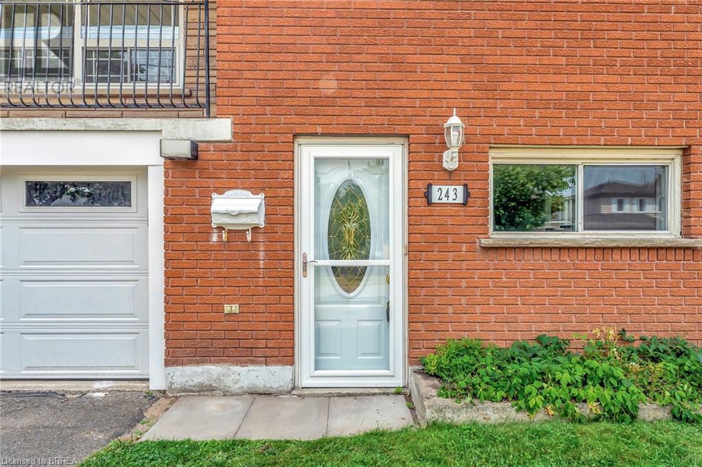 Photo 11 of 243 Wellington Street, Brantford ON