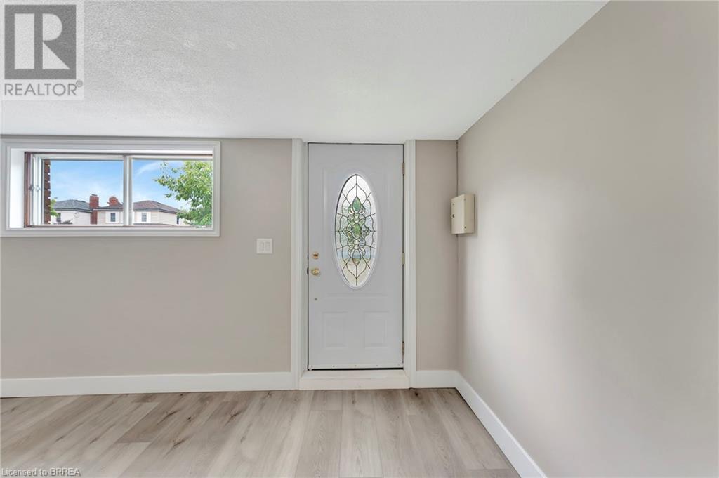 Photo 20 of 243 Wellington Street, Brantford ON