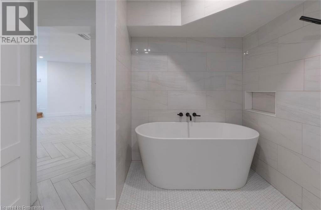 Photo 19 of 137 Sherman Avenue S Unit 4, Hamilton ON