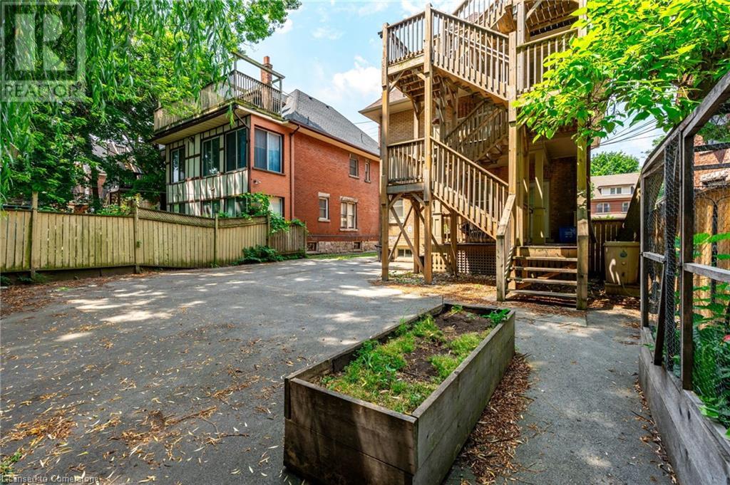 Photo 11 of 137 Sherman Avenue S Unit 4, Hamilton ON
