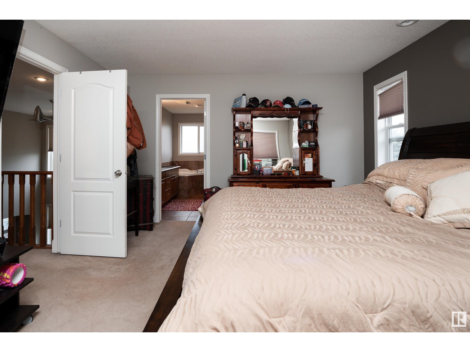 Photo 23 of 5010 Donsdale Dr Nw, Edmonton AB