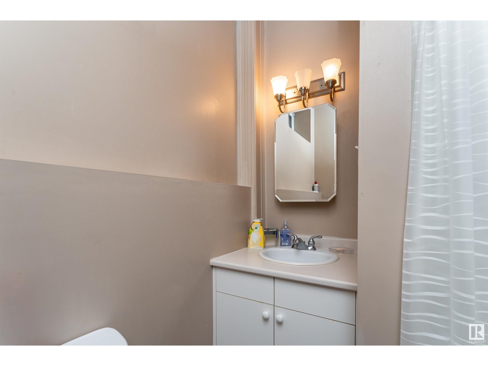 Photo 47 of 5010 Donsdale Dr Nw, Edmonton AB