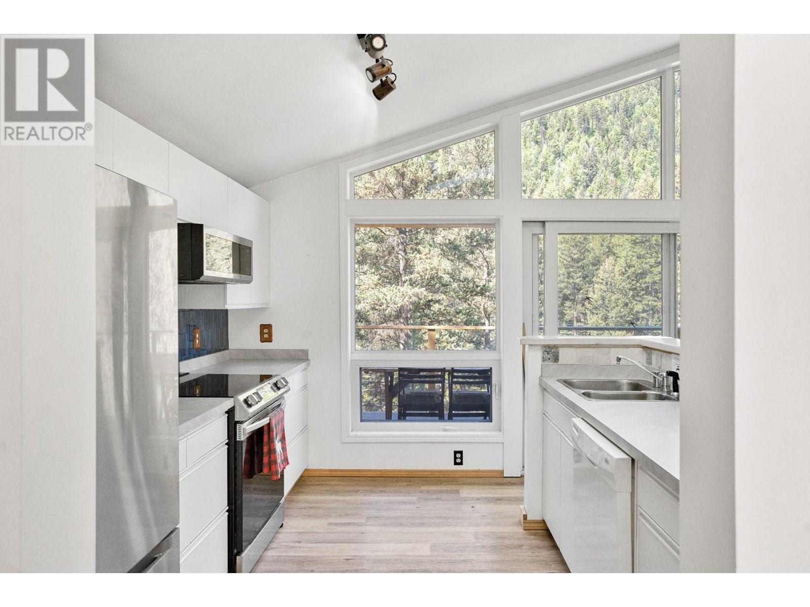 221 Prospect Drive, Princeton