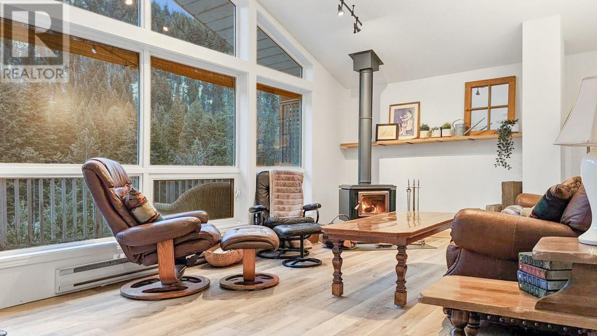 221 Prospect Drive, Princeton